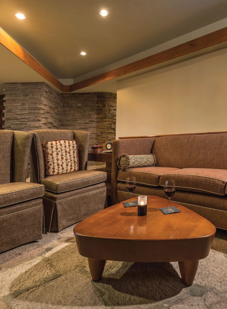 Nakoma Golf Resort Seating