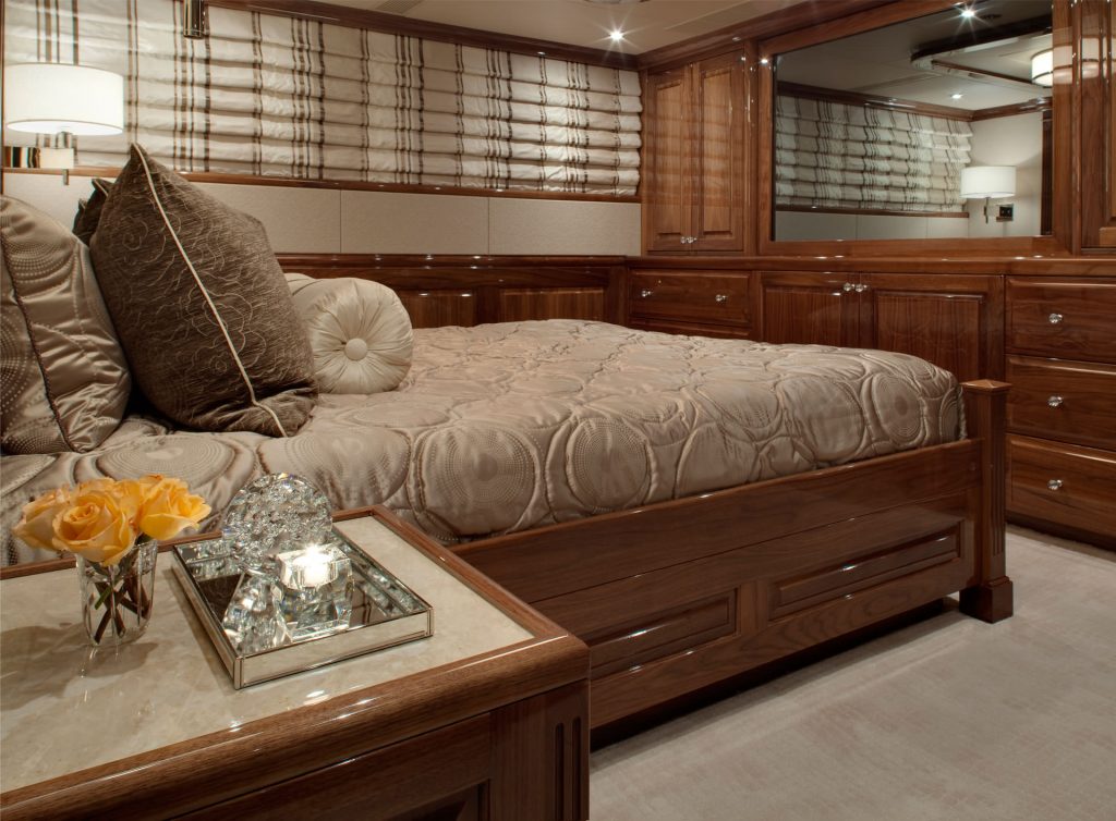 Remember When Motor Yacht Bed2