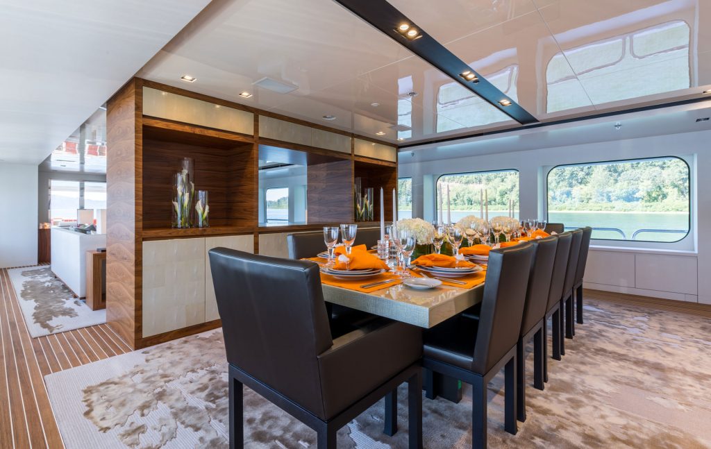 Chasseur Motor Yacht State Dining